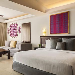 King Junior Suite or Accessible Tropical View